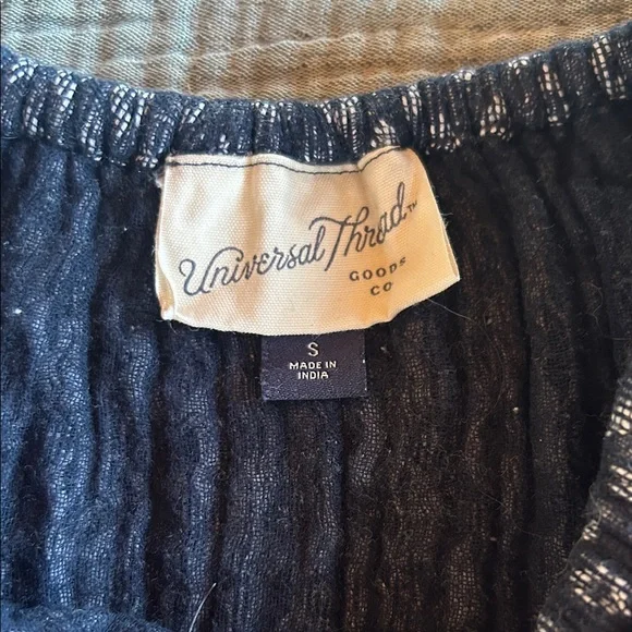 Universal Thread Navy Blue Smocked Off-Shoulder Blouse with White Geo Print - Picture 2 of 3